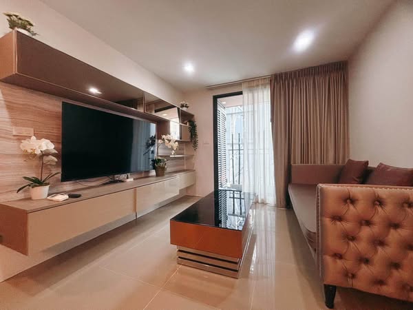 bedroom and living room of Mirage Sukhumvit27
