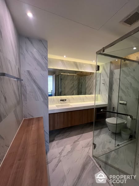 bathroom of MUNIQ Sukhumvit 23