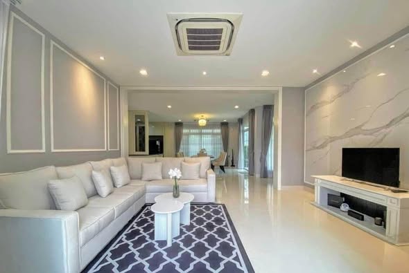living room of Nantawan Ramindra – Phahonyothin 50