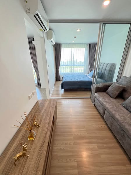 living room and bedroom of Niche ID Seri Thai