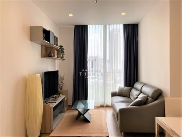 living room and room interior of Noble BE33
