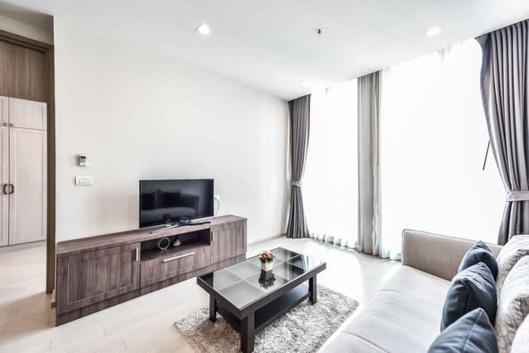 living room and bedroom of Noble Ploenchit