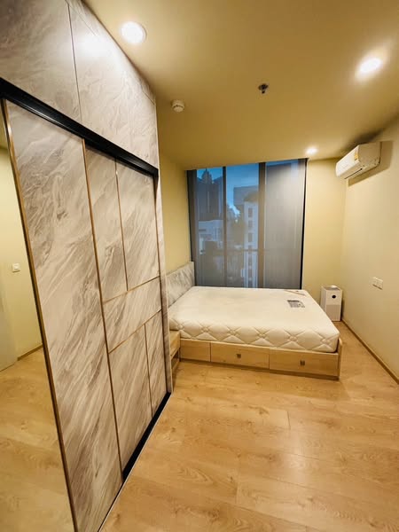 bedroom and room interior of Noble Recole