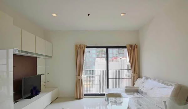 bedroom of Noble Reveal