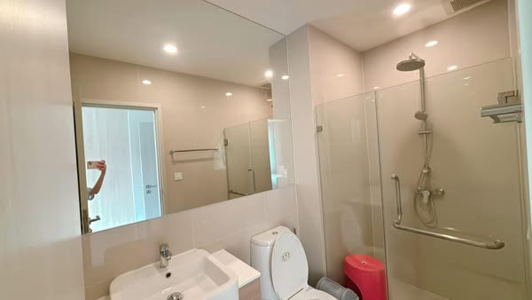 room interior of Noble Revolve Ratchada 1