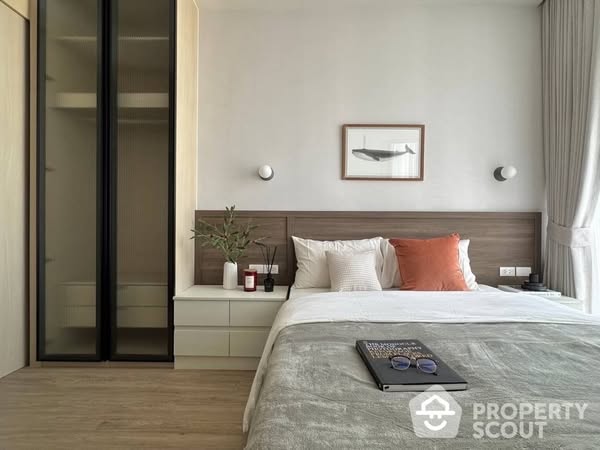 bedroom and room interior of Noble State Sukhumvit 39