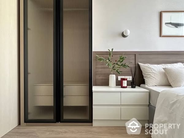 bedroom and room interior of Noble State Sukhumvit 39