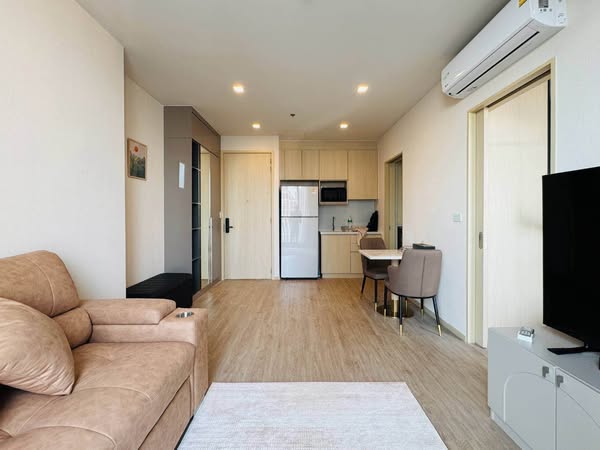 living room and bedroom of Noble State Sukhumvit 39