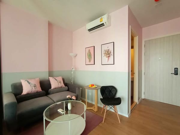bedroom and living room of Notting Hill Laemchabang - Sriracha