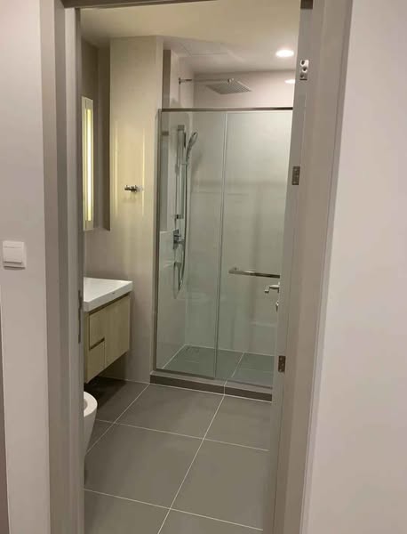 room interior and bathroom of Oka Haus