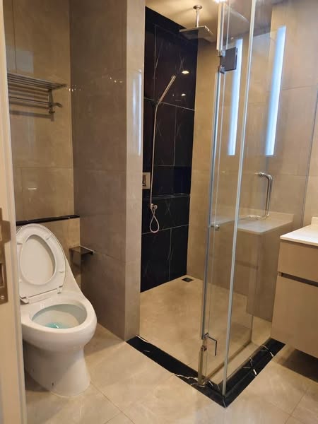 bathroom of One9Five Asoke – Rama 9