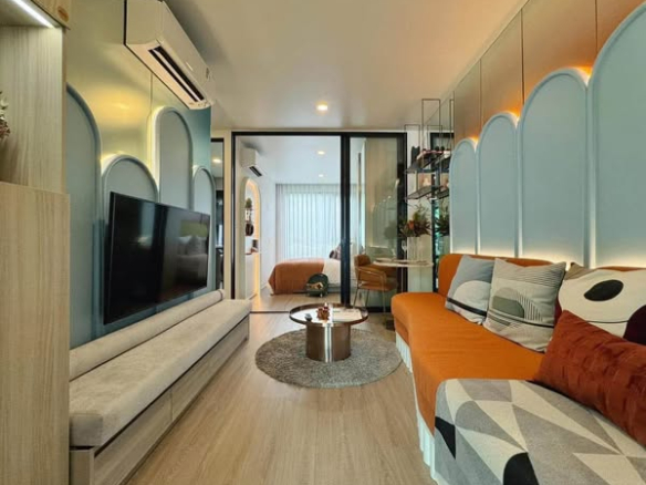 living room and bedroom of Origin Play Bangkhunnon Triple Station ออริจิ้น เพลย์ บางขุนนนท์ ทริปเปิ้ล สเตชั่น
