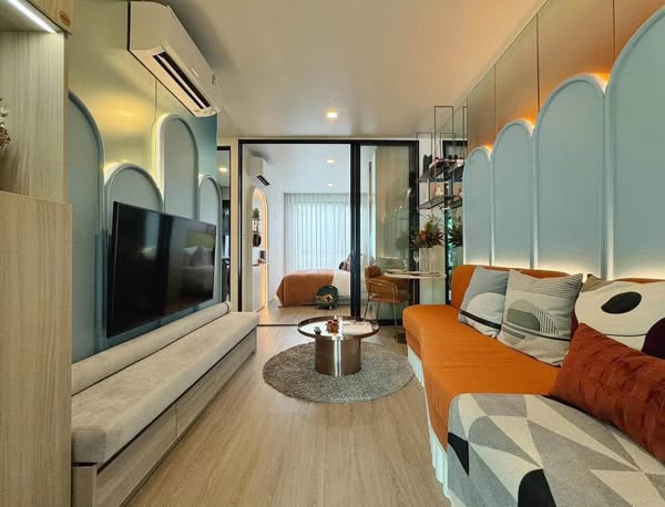 living room and bedroom of Origin Play Bangkhunnon Triple Station ออริจิ้น เพลย์ บางขุนนนท์ ทริปเปิ้ล สเตชั่น
