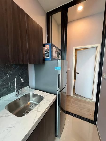 room interior and bathroom of Origin Plug & Play Ramintra : ออริจิ้น ปลั๊ก แอนด์ เพลย์ รามอินทรา
