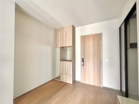 room interior of Park​ Origin​ Phaya Thai