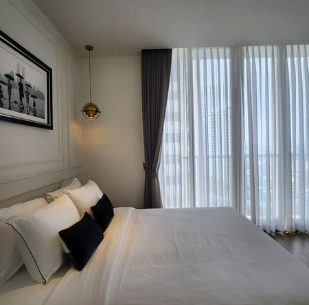 bedroom of Park Origin Phrom Phong