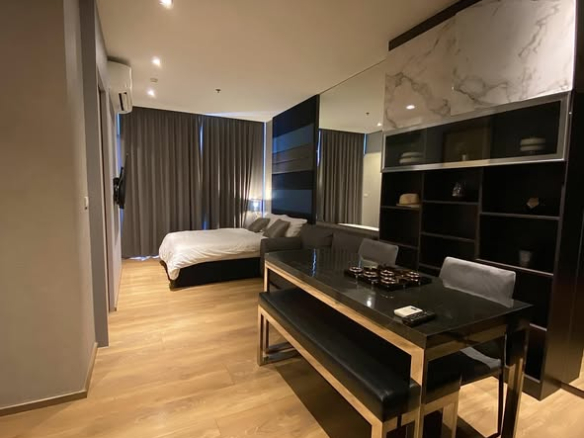 bedroom of Park Origin Phrom Phong