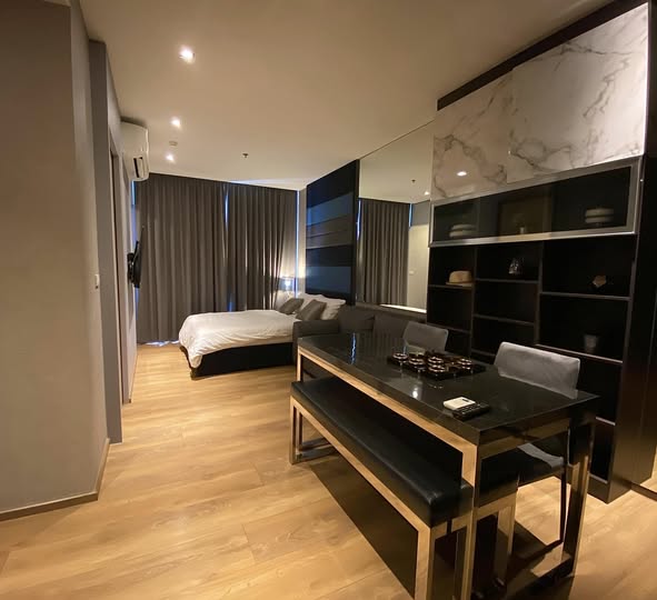 bedroom of Park Origin Phrom Phong