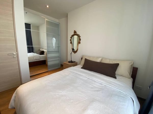 bedroom of Park Origin Phrom Phong