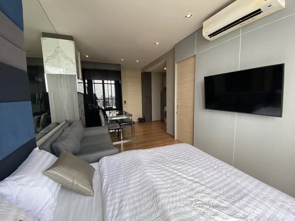 Park Origin Phrom Phong