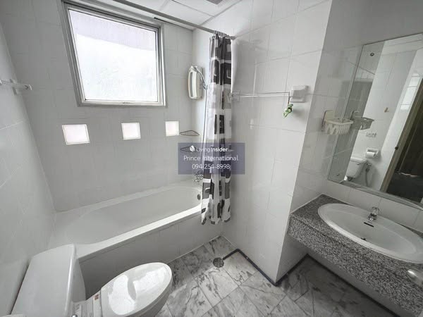 bathroom of Pathum Wan Resort