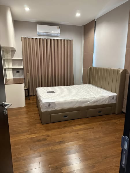 bedroom and room interior of Perfect Masterpiece Sukhumvit 77