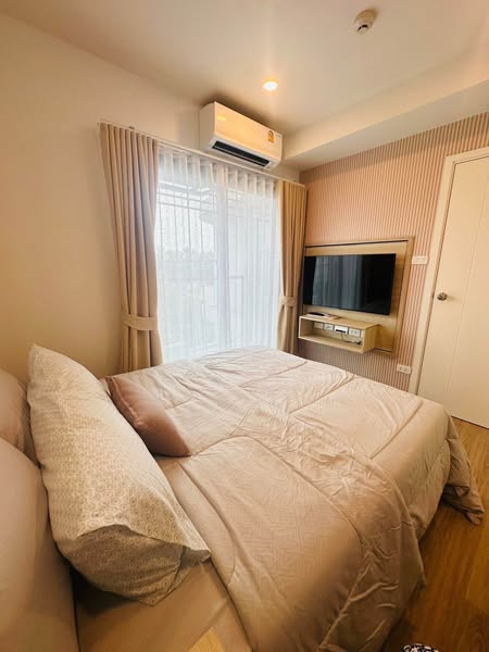 bedroom of Phyll Phahol 34