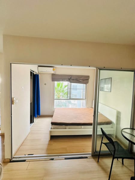 bedroom and room interior of Plum Condo Bang Yai Station.