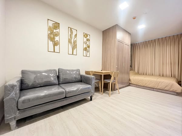 bedroom and living room of Plum Condo Sukhumvit 62