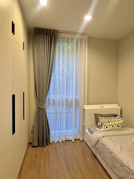 bedroom and room interior of Q Prasarnmit