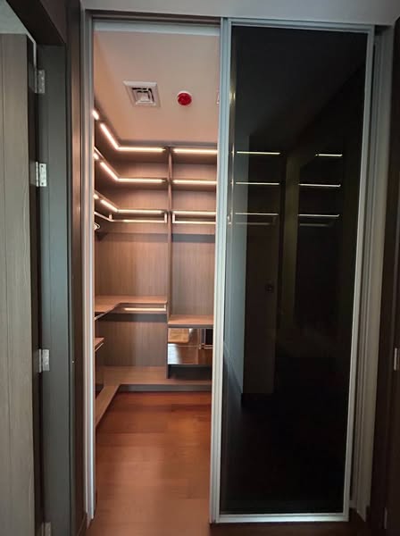 room interior of Q1 Sukhumvit Condo by Q House