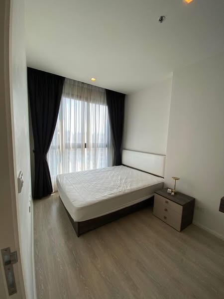 bedroom of Quinn Ratchada 17