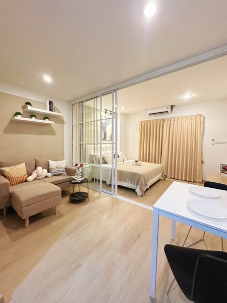 living room and bedroom and room interior of Ratchada Prestige Ladprao 48
