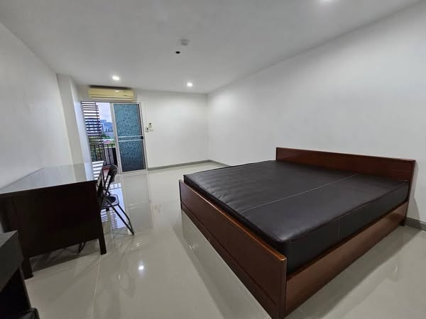 bedroom of Regent Home 5 Condo