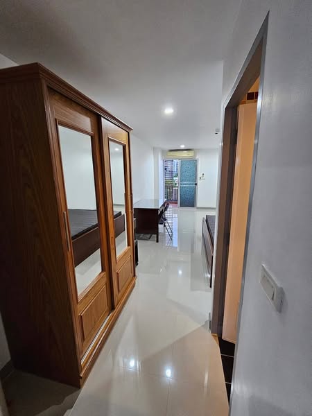 room interior of Regent Home 5 Condo