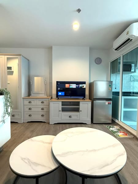 living room and kitchen of Regent Home Bangna (รีเจ้นท์โฮม บางนา)