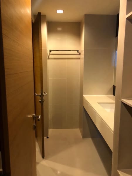room interior and bathroom of RHYTHM Ratchada-Huaykwang