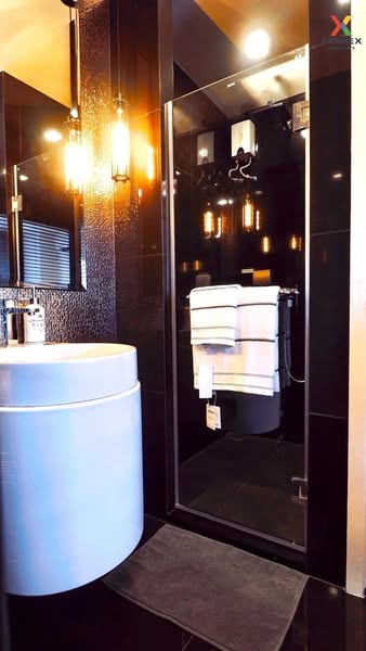 bathroom of Rhythm Sukhumvit 36-38