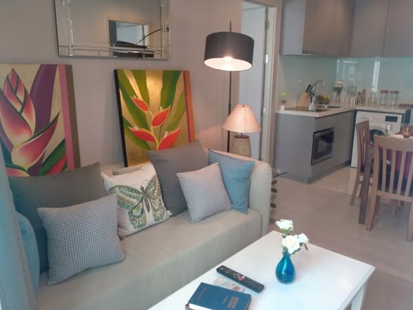 living room of Rhythm Sukhumvit 36-38