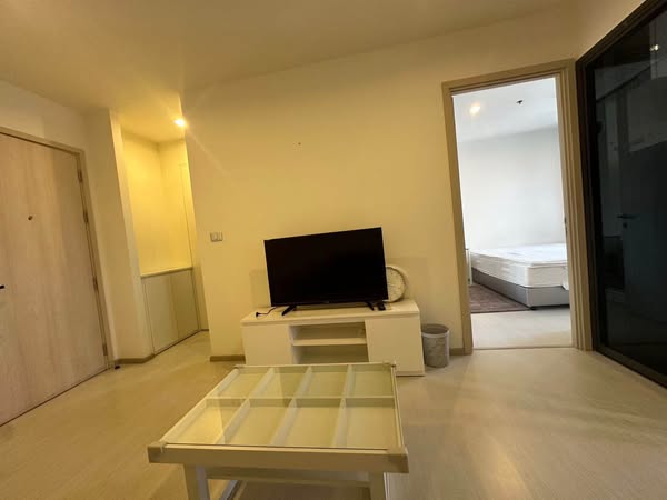 bedroom and room interior of Rhythm Sukhumvit 42