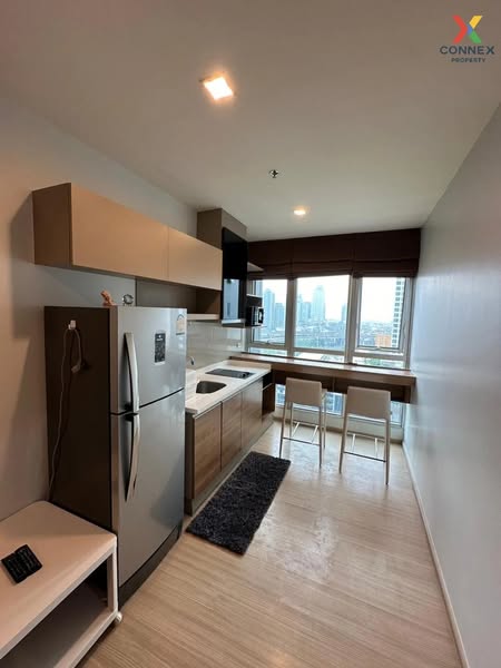 room interior and kitchen of RHYTHM Sukhumvit 44/1