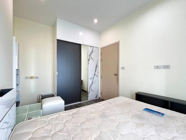 bedroom of Rich Park Triple Station