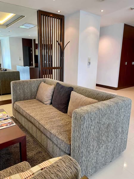 living room of Royal Residence Park