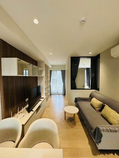 living room of Runesu Thonglor 5 (รูเนะสุ ทองหล่อ 5)