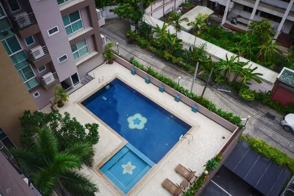 pool of Serene Place Sukhumvit 24