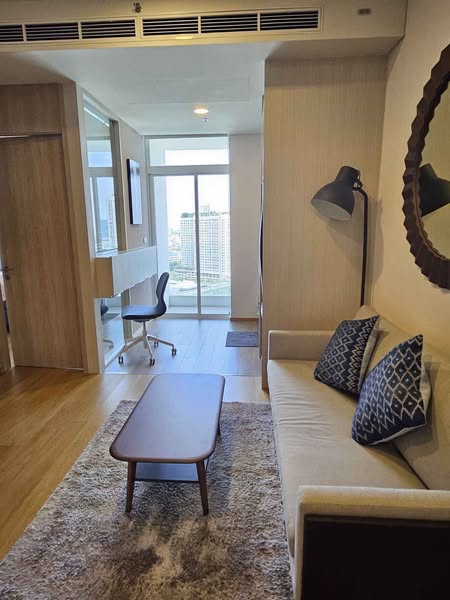 living room and room interior of Siamese Exclusive Sukhumvit 42
