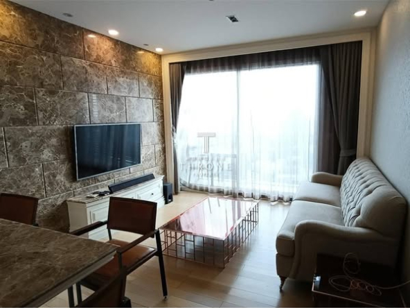 living room and bedroom of Siri at Sukhumvit