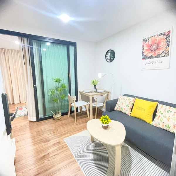 bedroom and living room of Sukhumvit 76