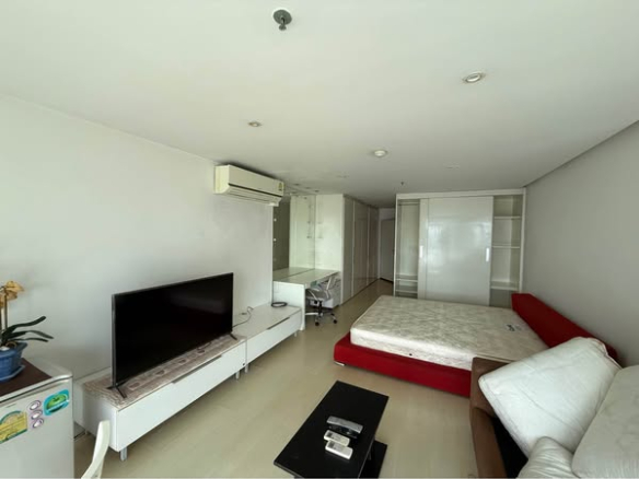 bedroom of Sukhumvit Suite