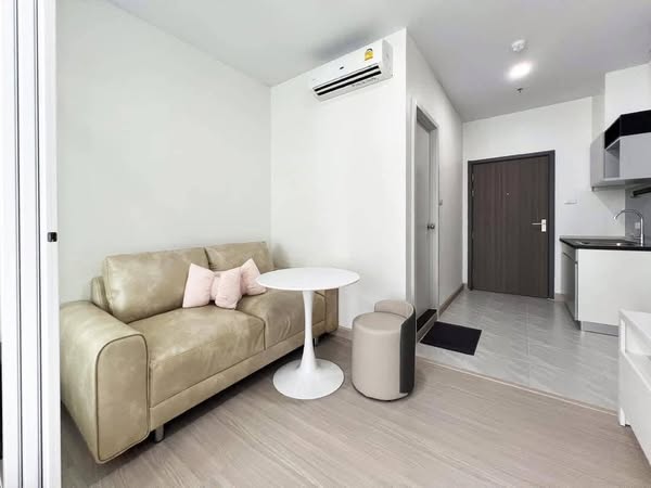 living room of Supalai Loft Sathon-Ratchaphruek
